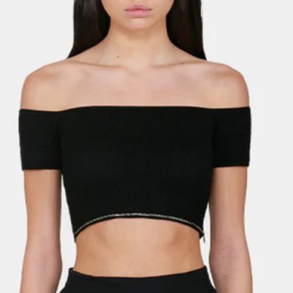 WELLDONE Smocked Off Shoulder Chain Crop Top Cami
